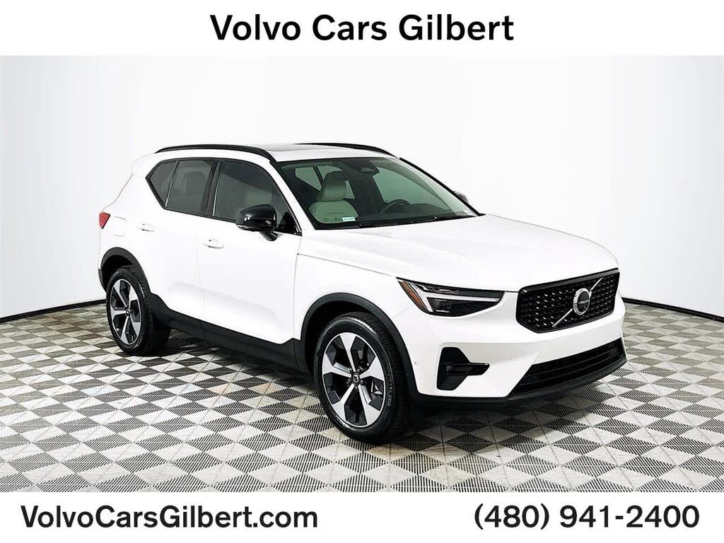 2025 Volvo XC40 B5 Plus Dark Theme AWD