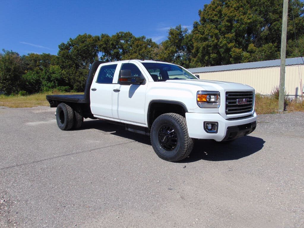 2015 GMC Sierra 3500HD Chassis Crew Cab 4WD