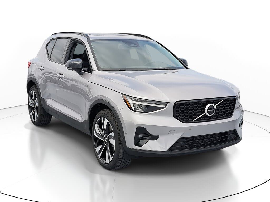 2026 Volvo XC40 B4 Plus FWD