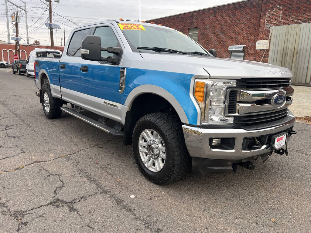 2017 Ford F-350 Super Duty XLT Crew Cab 4WD