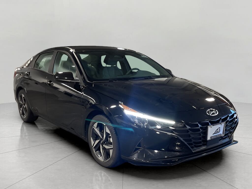 2023 Hyundai Elantra SEL FWD