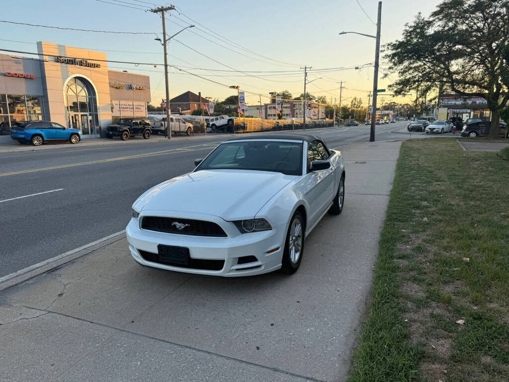 2014 Ford Mustang V6 Convertible RWD