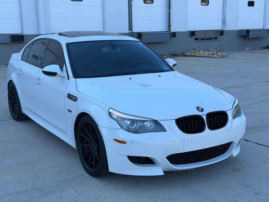 2010 BMW M5 RWD