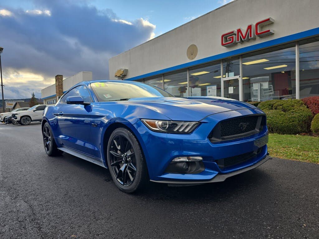 2017 Ford Mustang GT Premium Coupe RWD