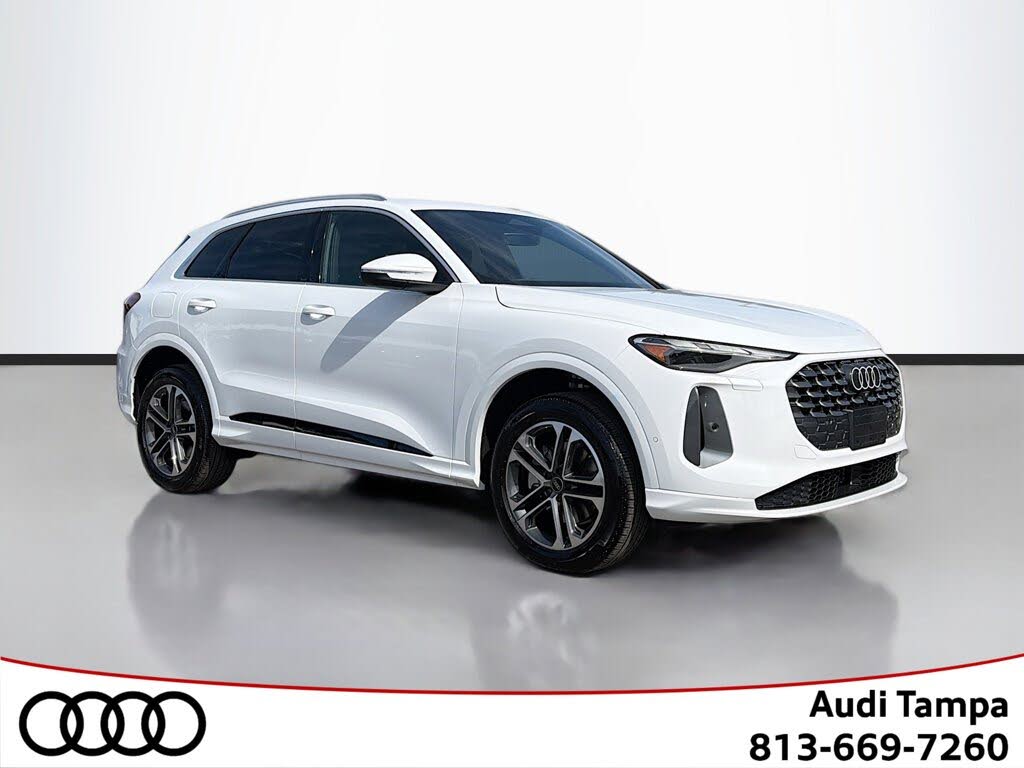 2025 Audi Q5 quattro Premium 40 TFSI