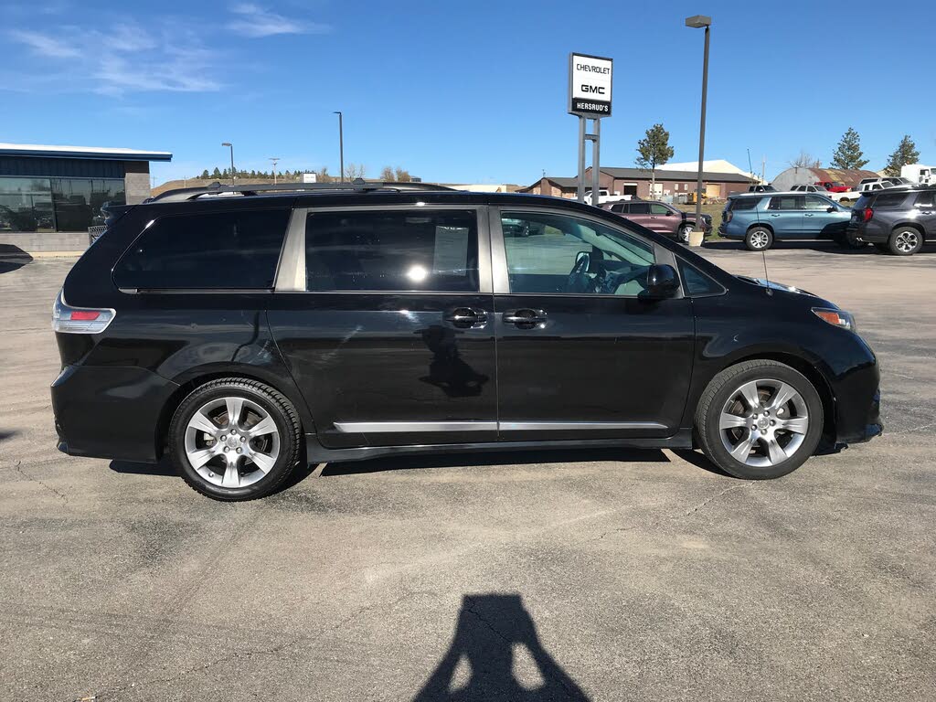 2012 Toyota Sienna SE 8-Passenger