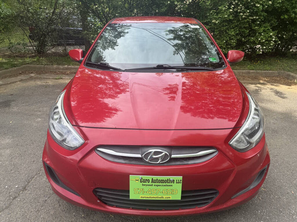 2016 Hyundai Accent SE 4-Door Hatchback FWD