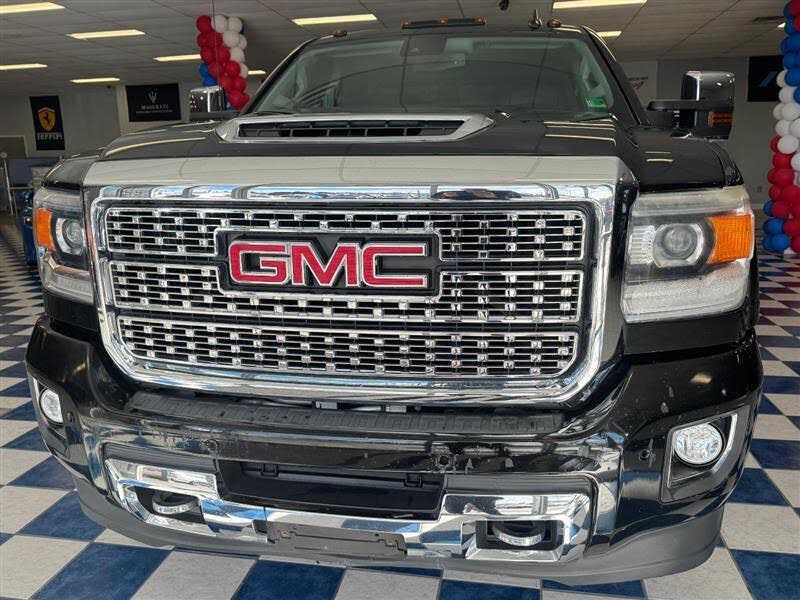 2019 GMC Sierra 2500HD Denali Crew Cab 4WD