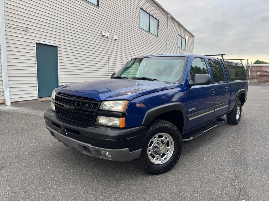 2004 Chevrolet Silverado 2500 LS Crew Cab RWD