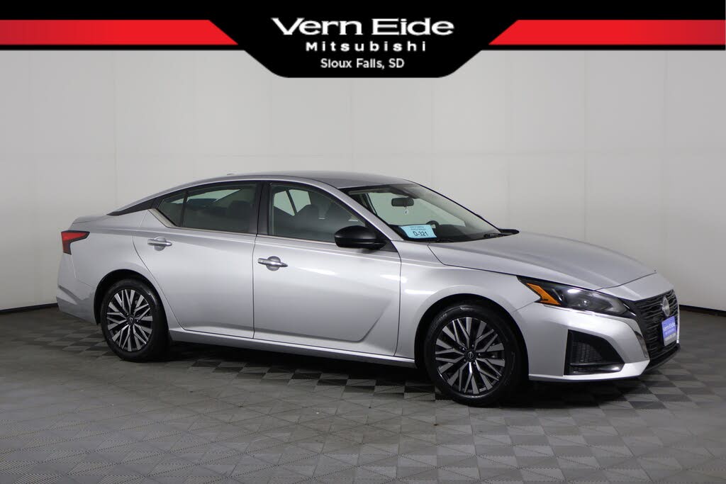 2024 Nissan Altima 2.5 SV FWD