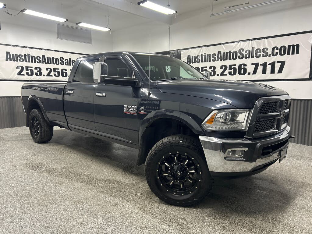 2015 RAM 3500 Laramie Crew Cab LB 4WD