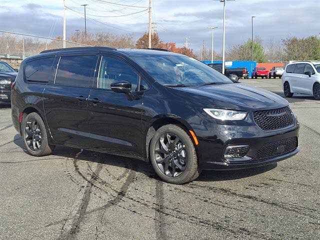 2026 Chrysler Pacifica Select AWD