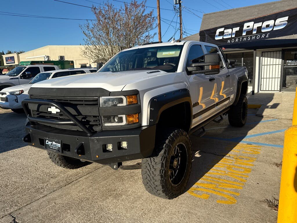 2015 Chevrolet Silverado 2500HD High Country Crew Cab 4WD