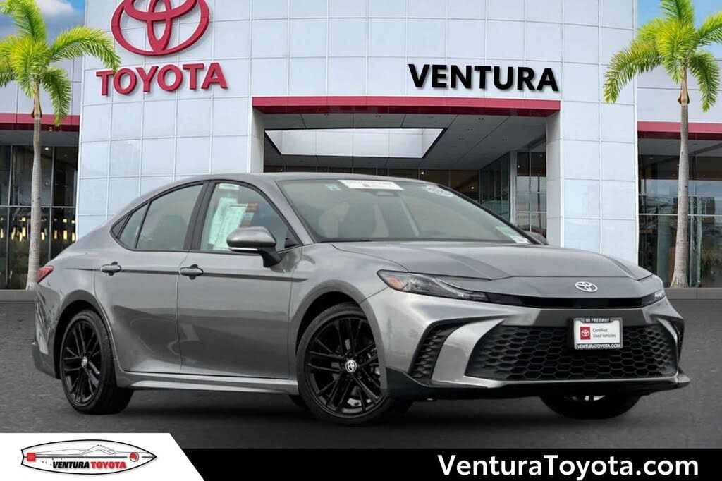 2025 Toyota Camry SE FWD