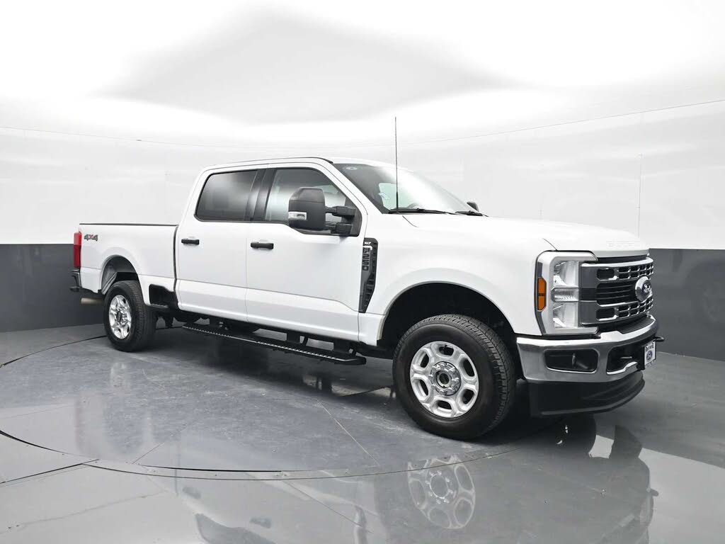2025 Ford F-250 Super Duty XLT Crew Cab 4WD