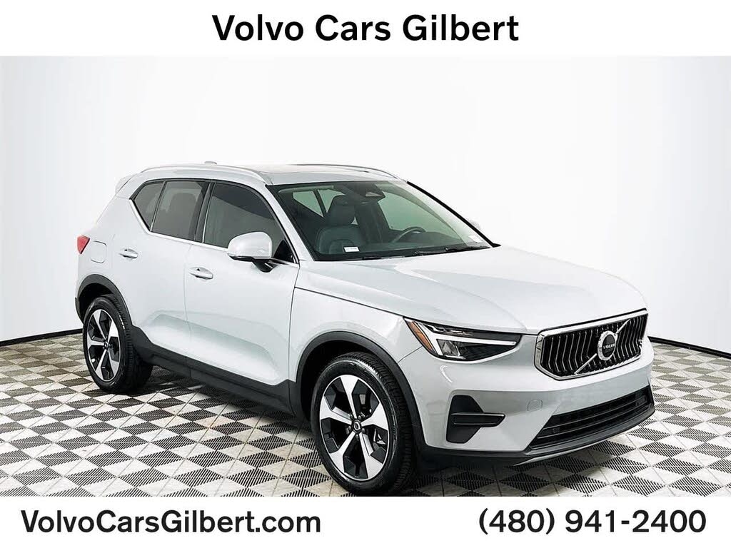 2025 Volvo XC40 B5 Core Bright Theme AWD