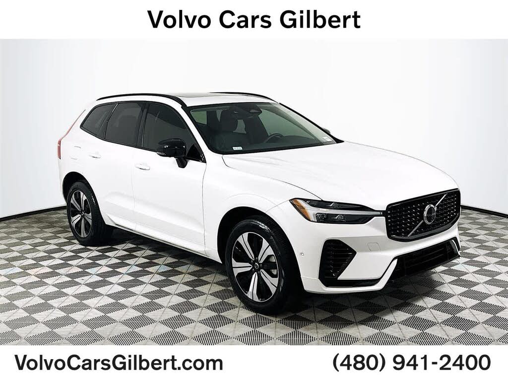 2025 Volvo XC60 Recharge T8 Plus Dark Theme eAWD