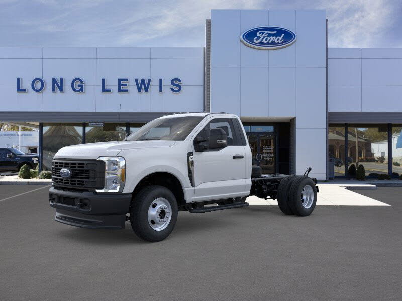 2026 Ford F-350 Super Duty Chassis XL Regular Cab DRW 4WD