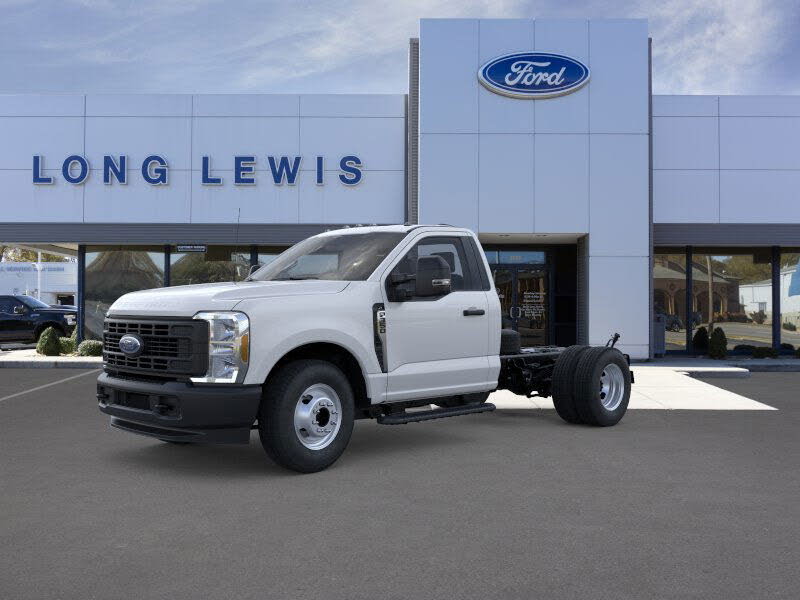 2026 Ford F-350 Super Duty Chassis XL Regular Cab DRW RWD