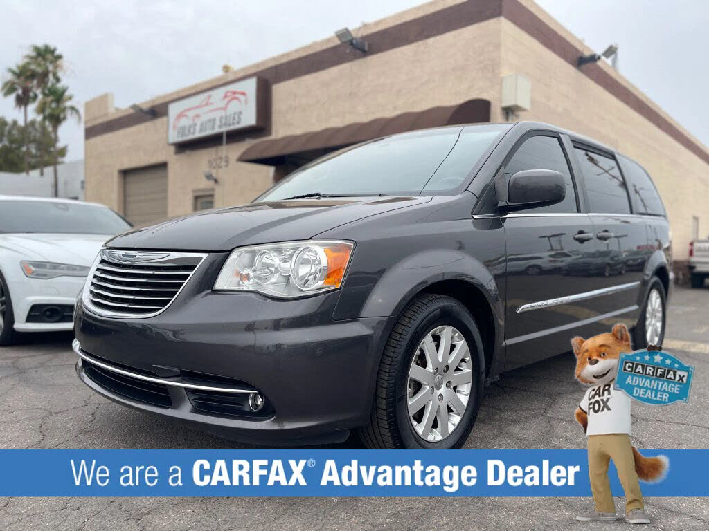 2015 Chrysler Town & Country Touring FWD