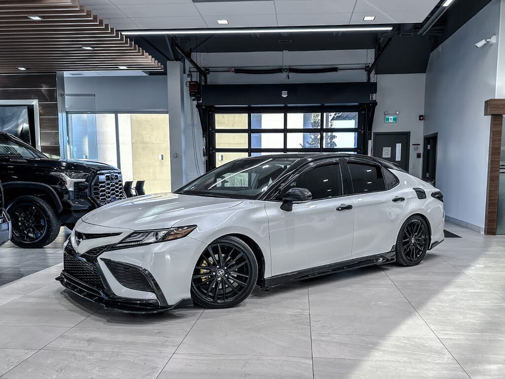 2022 Toyota Camry XSE V6 FWD