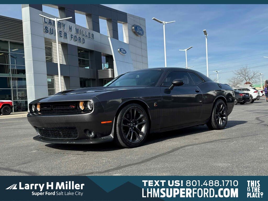 2022 Dodge Challenger R/T Scat Pack RWD