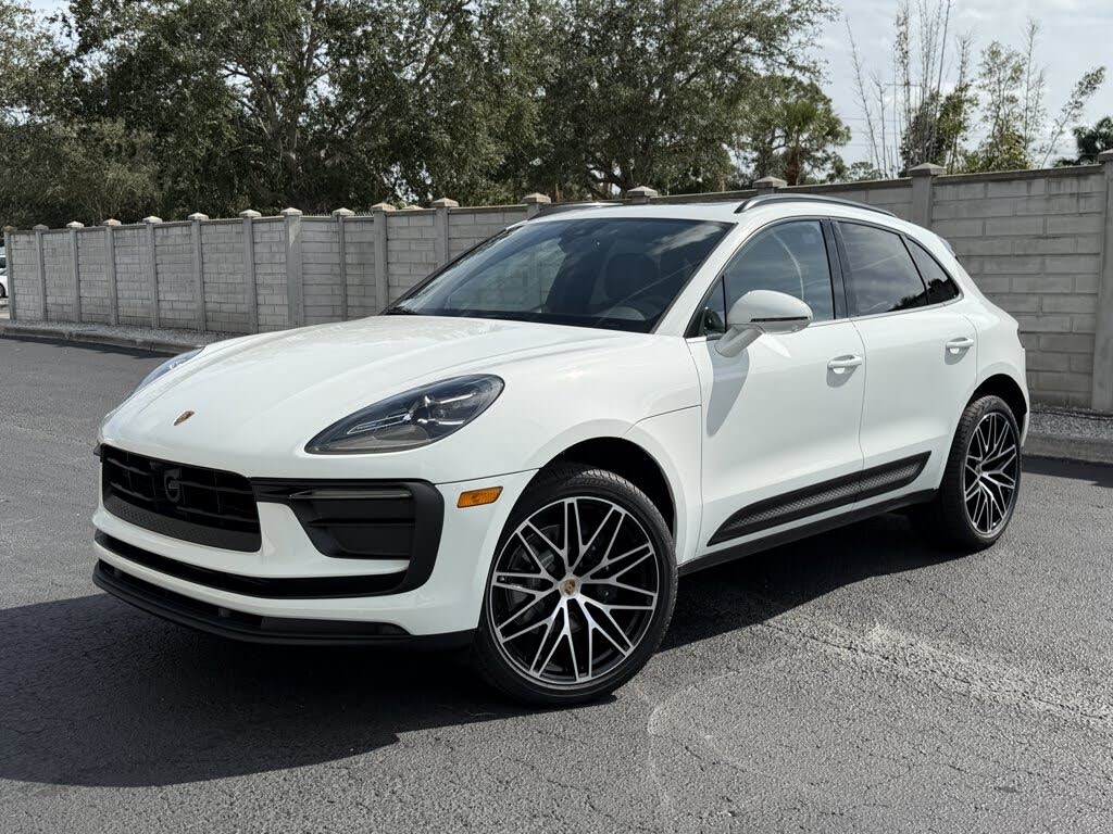 2026 Porsche Macan AWD