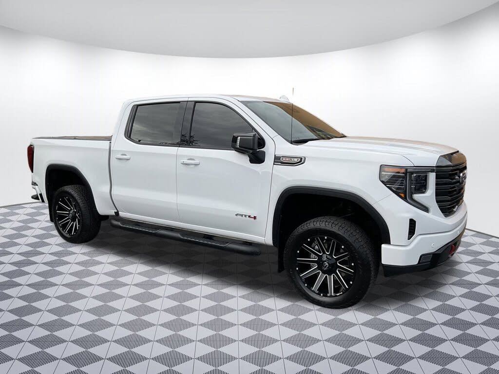 2023 GMC Sierra 1500 AT4 Crew Cab 4WD