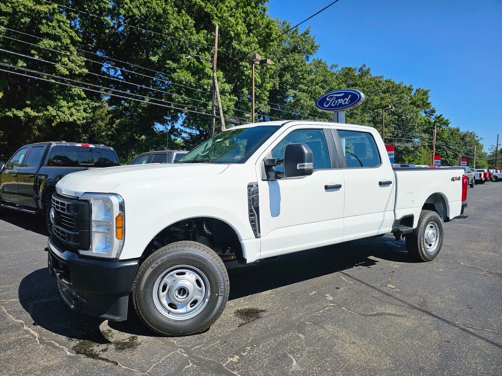2025 Ford F-350 Super Duty XL Crew Cab 4WD