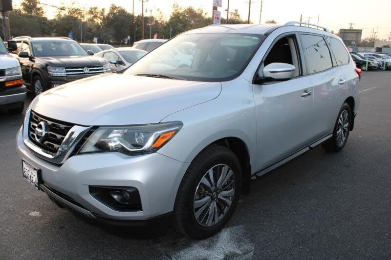 2018 Nissan Pathfinder SV