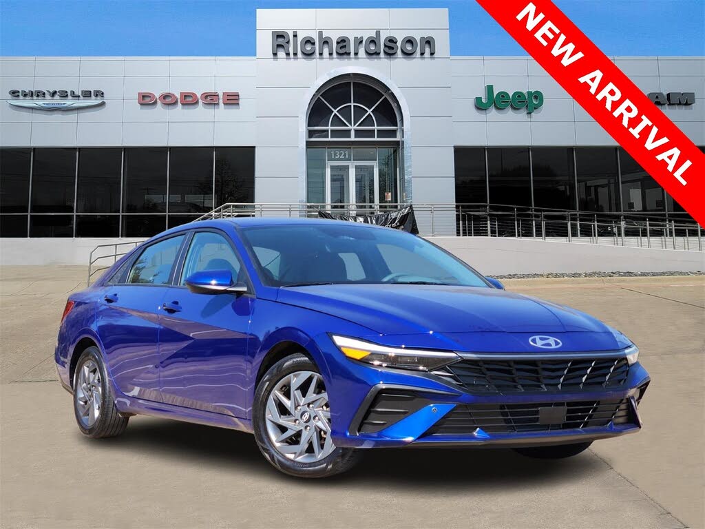 2024 Hyundai Elantra SEL FWD