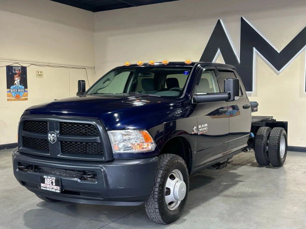 2016 RAM 3500 Chassis Tradesman Crew Cab RWD