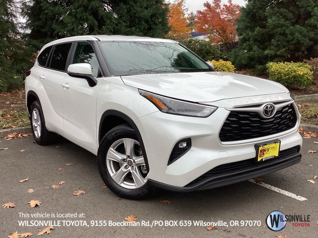 2023 Toyota Highlander LE FWD