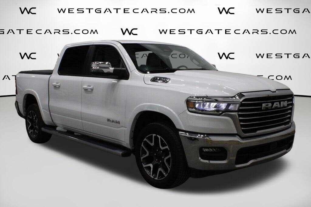 2025 RAM 1500 Laramie Crew Cab 4WD