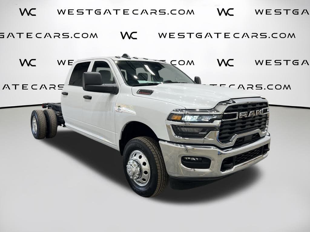 2025 RAM 3500 Chassis Tradesman Crew Cab LB DRW 4WD