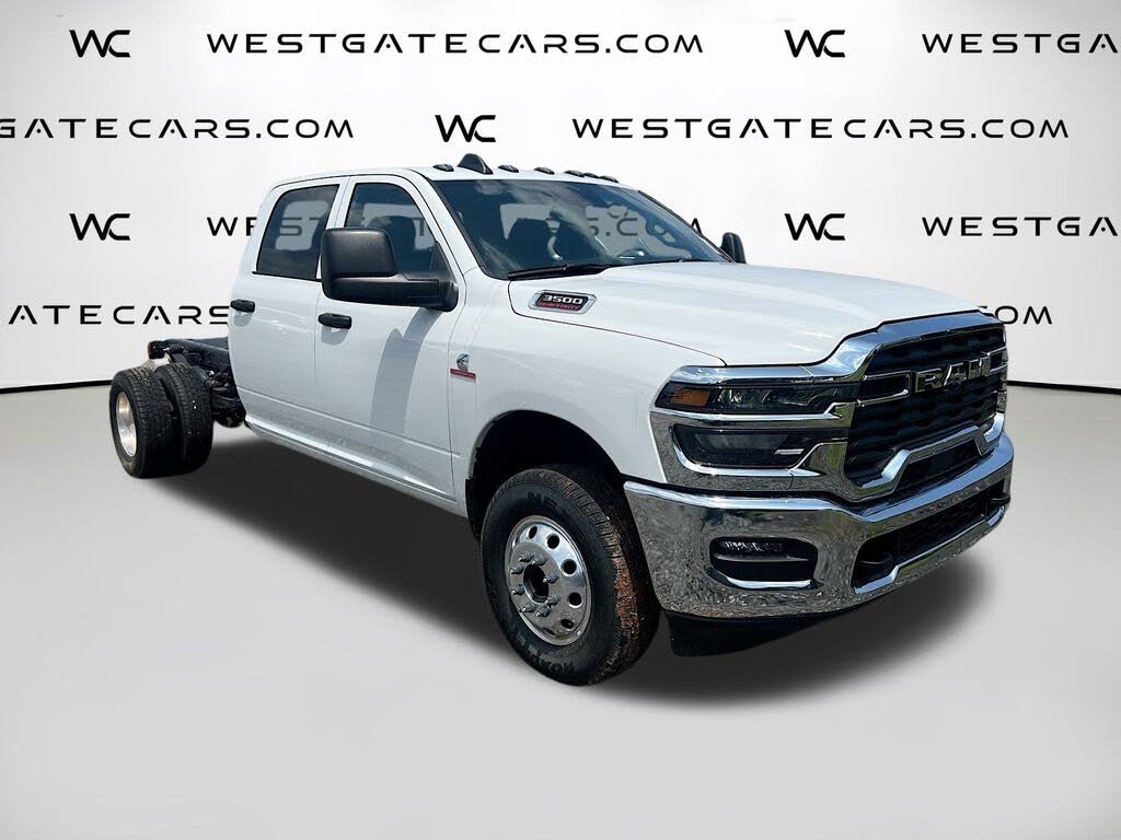 2025 RAM 3500 Chassis Tradesman Crew Cab LB DRW 4WD