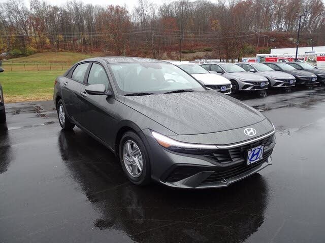 2026 Hyundai Elantra SE FWD