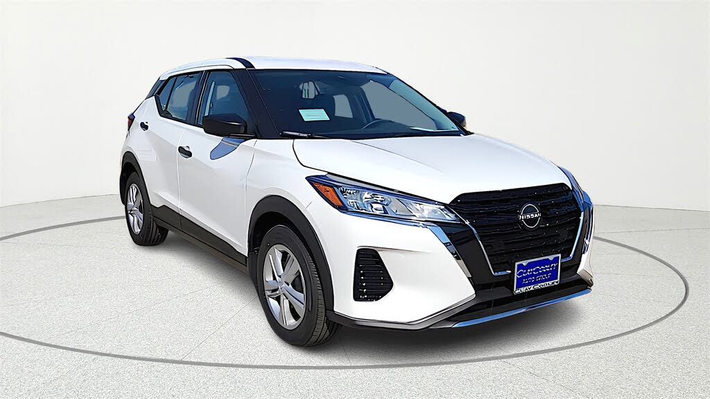 2025 Nissan Kicks Play S FWD
