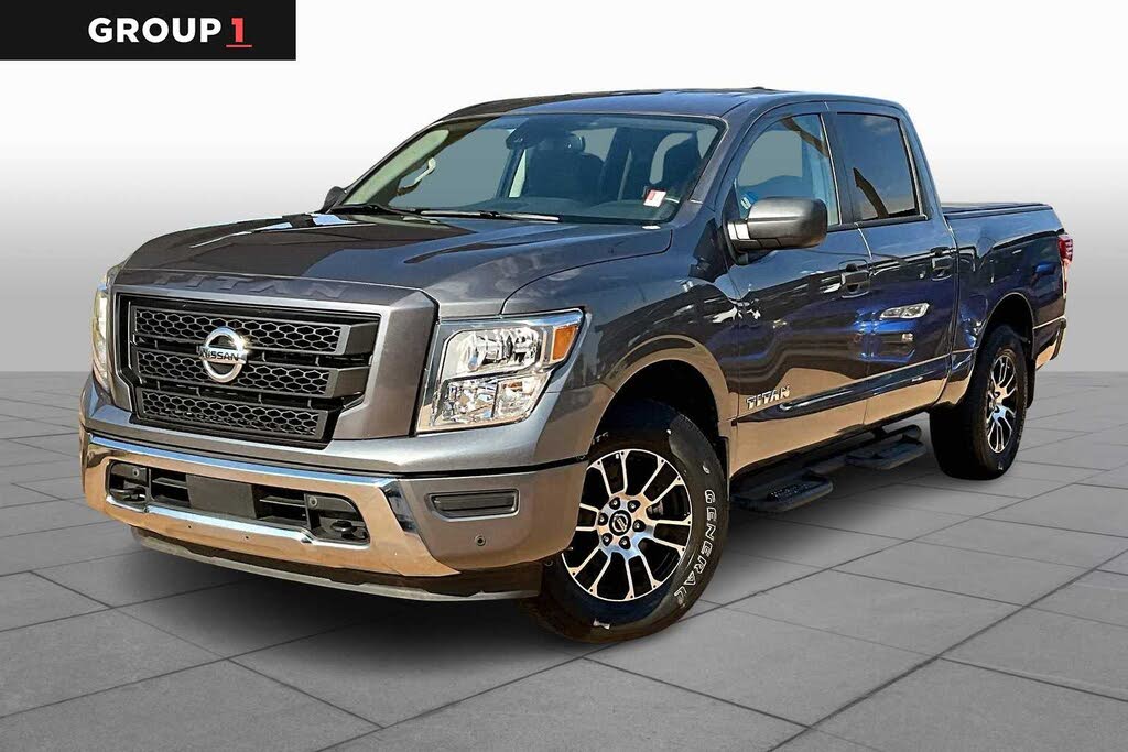 2022 Nissan Titan SV Crew Cab 4WD