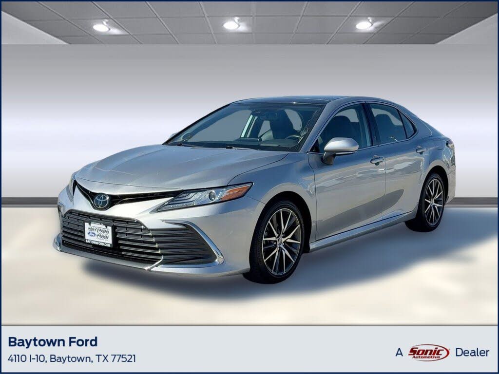 2023 Toyota Camry XLE V6 FWD