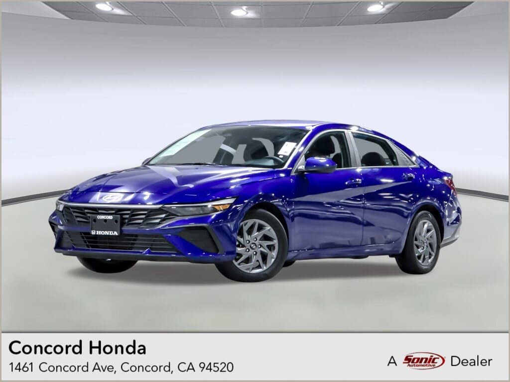 2024 Hyundai Elantra SEL FWD