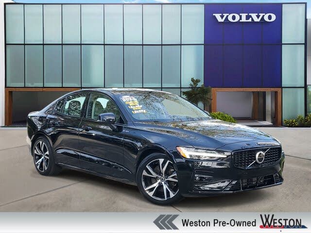 2023 Volvo S60 B5 Core Dark Theme FWD