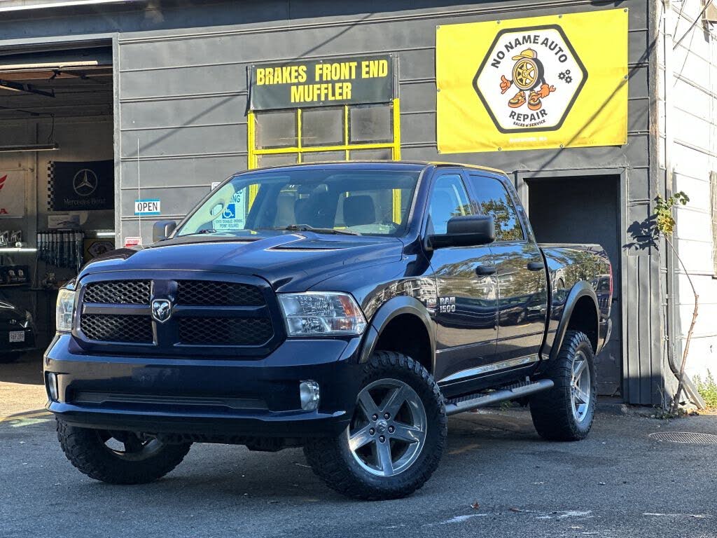 2017 RAM 1500 Express Crew Cab 4WD