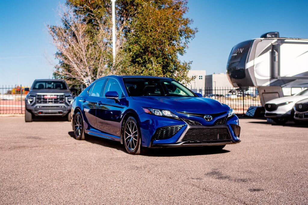 2024 Toyota Camry SE FWD