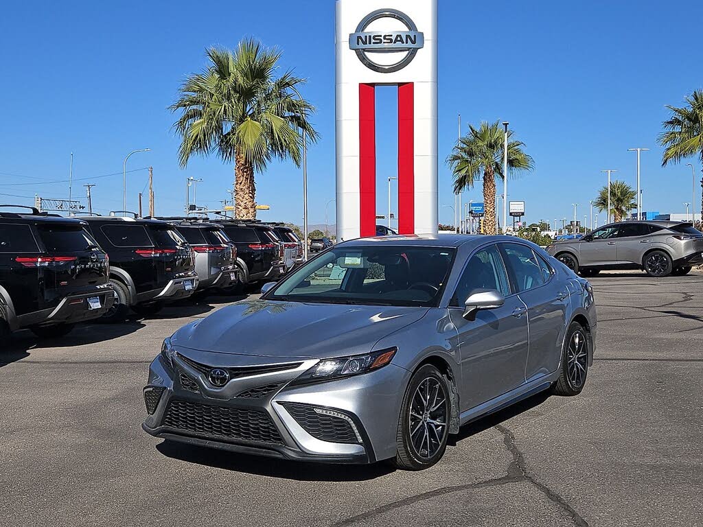 2024 Toyota Camry SE FWD