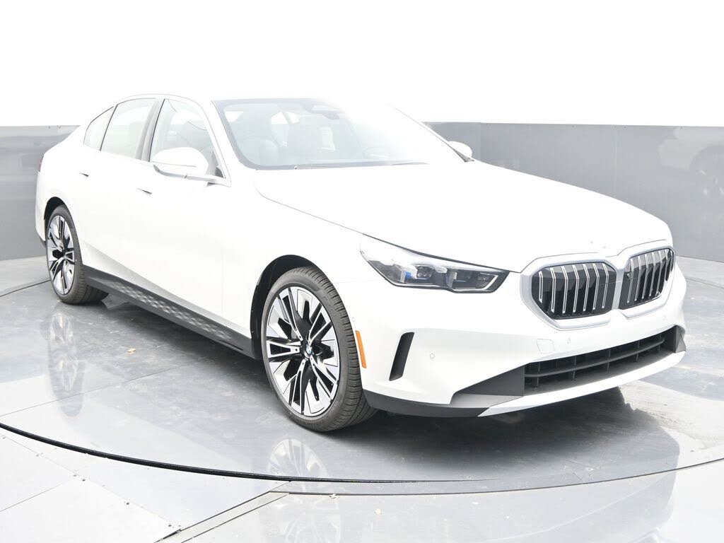 2025 BMW 5 Series 530i RWD