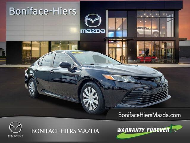 2019 Toyota Camry SE FWD