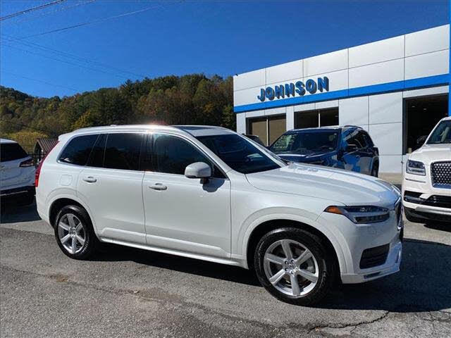 2021 Volvo XC90 T6 Momentum 6-Passenger AWD