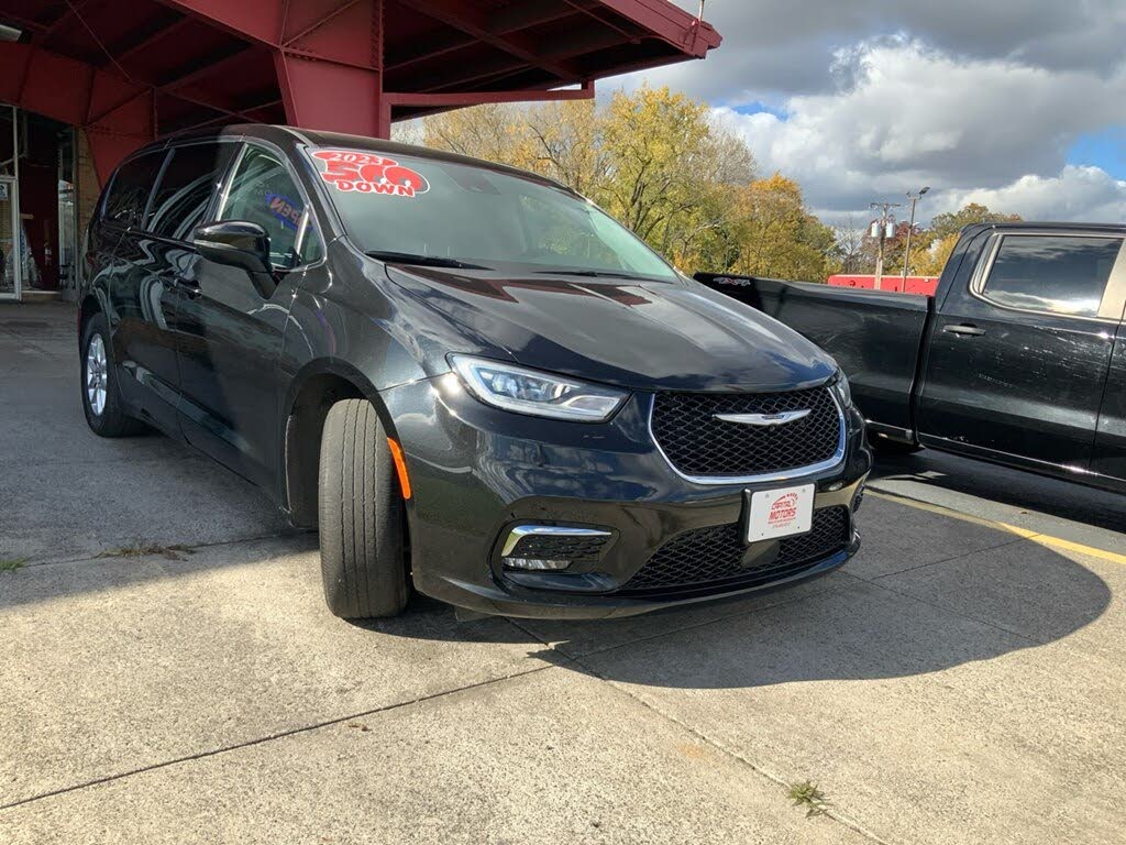 2017 Chrysler Pacifica Limited FWD