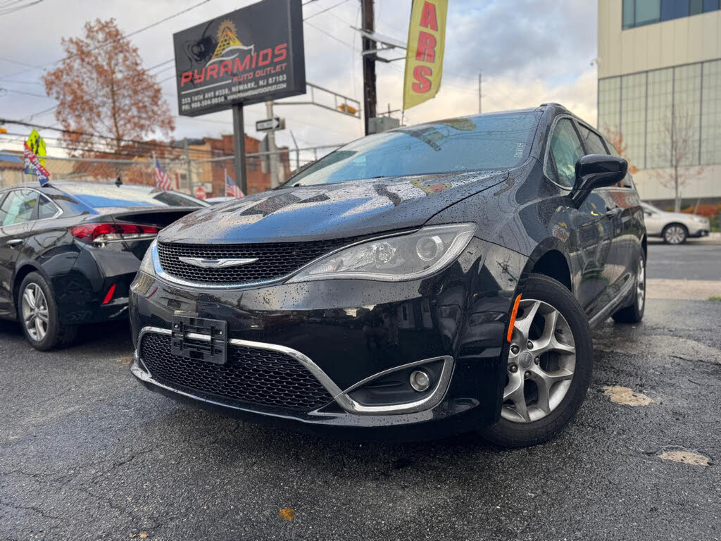 2017 Chrysler Pacifica Touring L Plus FWD